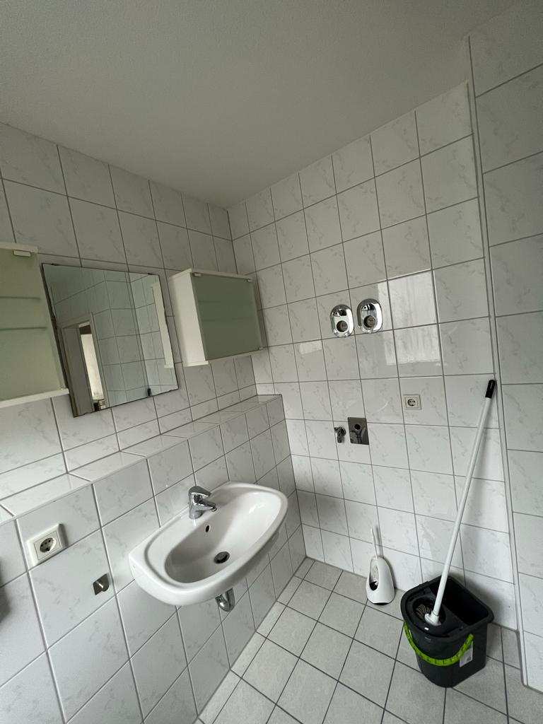 2 - Zimmerwohnung Vollmöbliert und in Stadtnähe – Danziger Straße 4b, 91052 Erlangen – Vorschaubild 11