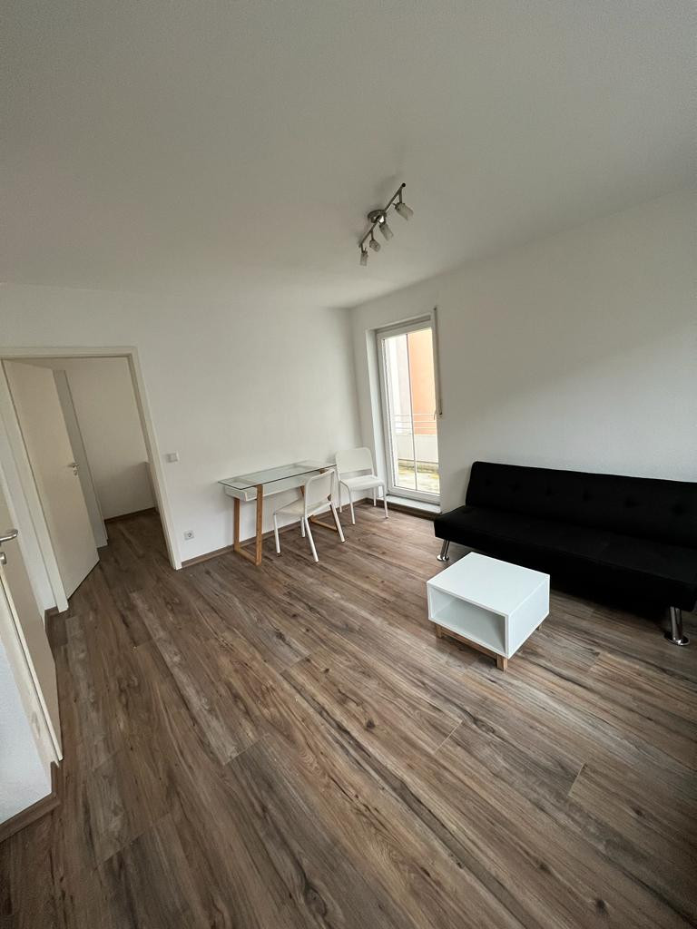 2 - Zimmerwohnung Vollmöbliert und in Stadtnähe – Danziger Straße 4b, 91052 Erlangen – Vorschaubild 2