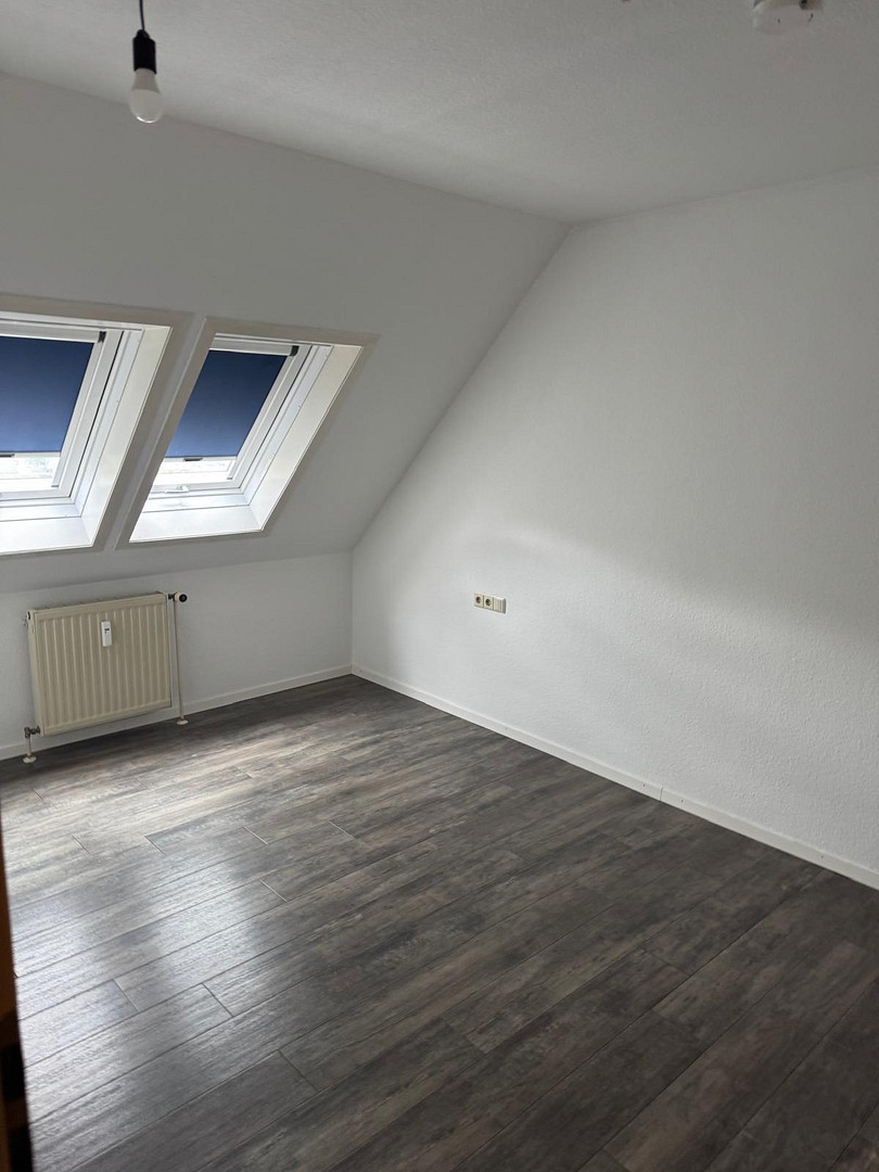 Helle 2-Zimmer-Wohnung mit Terrasse, Einbauküche & Tiefgaragenstellplatz – Eisenbahnstraße 8, 72116 Mössingen – Vorschaubild 3
