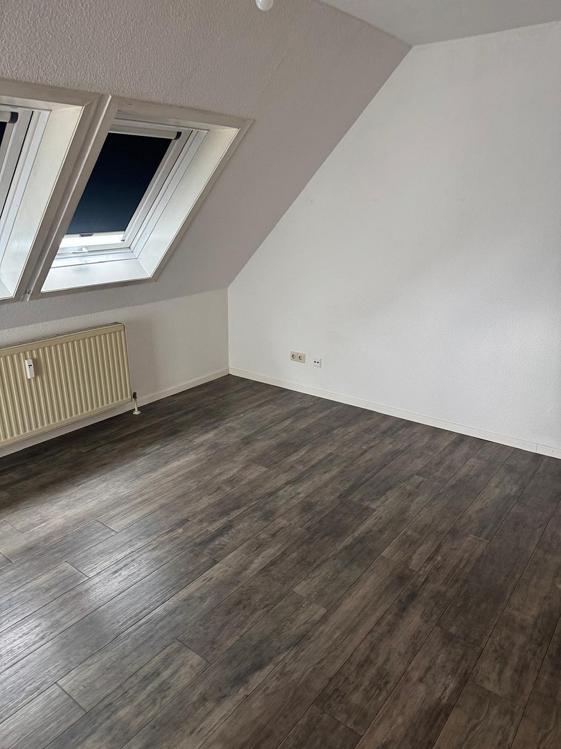 Helle 2-Zimmer-Wohnung mit Terrasse, Einbauküche & Tiefgaragenstellplatz – Eisenbahnstraße 8, 72116 Mössingen – Vorschaubild 4