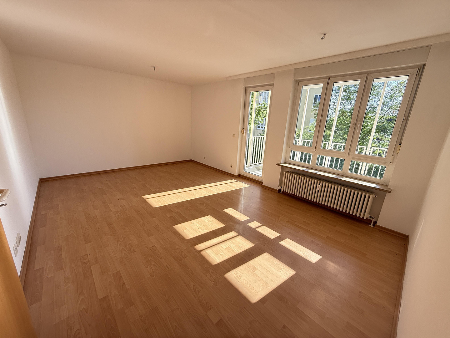 Moderne 2-Zimmer-Wohnung in Dresden-Weißig – möbliert möglich | 57 m² | Balkon | Sanierung – Zum Heiderand 26, 1328 Dresden(Weißig) – Vorschaubild 4