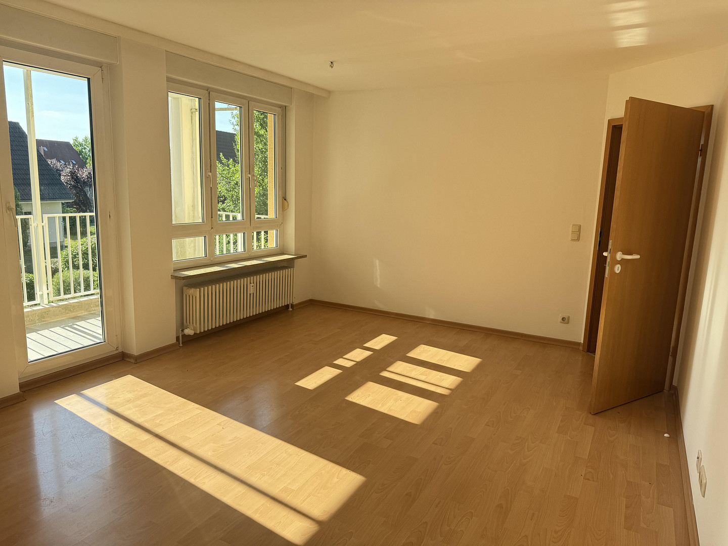 Moderne 2-Zimmer-Wohnung in Dresden-Weißig – möbliert möglich | 57 m² | Balkon | Sanierung – Zum Heiderand 26, 1328 Dresden(Weißig) – Vorschaubild 3