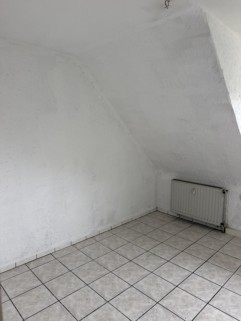 Ruhige 3,5-Zimmer-Wohnung mitten in Oberhausen – mit viel Potenzial – Eichstr. 33-35, 46047 Oberhausen(Alt-Oberhausen) – Vorschaubild 2