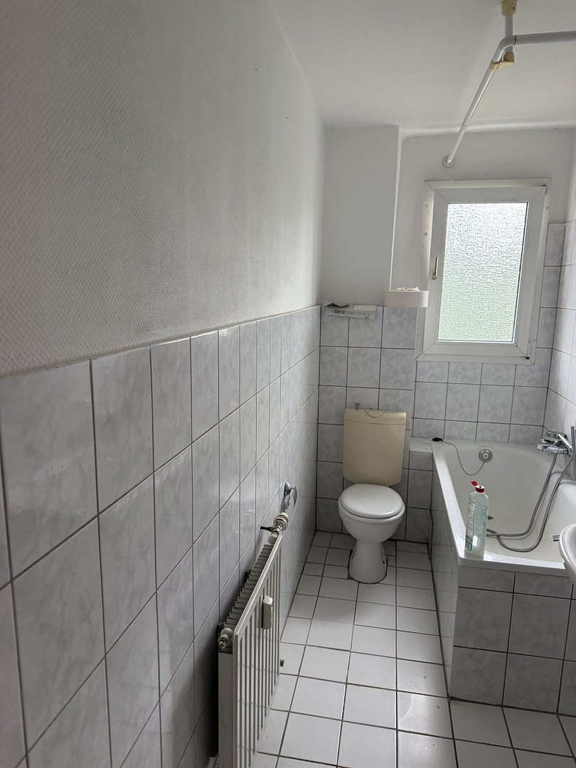 Ruhige 3,5-Zimmer-Wohnung mitten in Oberhausen – mit viel Potenzial – Eichstr. 33-35, 46047 Oberhausen(Alt-Oberhausen) – Vorschaubild 7
