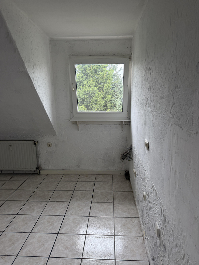 Ruhige 3,5-Zimmer-Wohnung mitten in Oberhausen – mit viel Potenzial – Eichstr. 33-35, 46047 Oberhausen(Alt-Oberhausen) – Vorschaubild 3