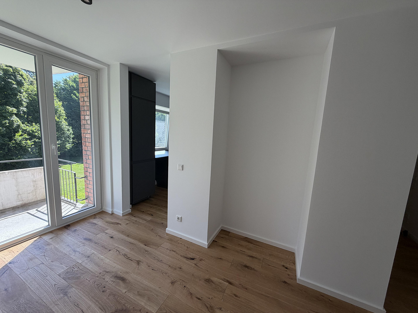 Modernisiert und ruhig gelegen: gut geschnittene Wohnung zum Erstbezug – 22529 Hamburg(Lokstedt) – Vorschaubild 2