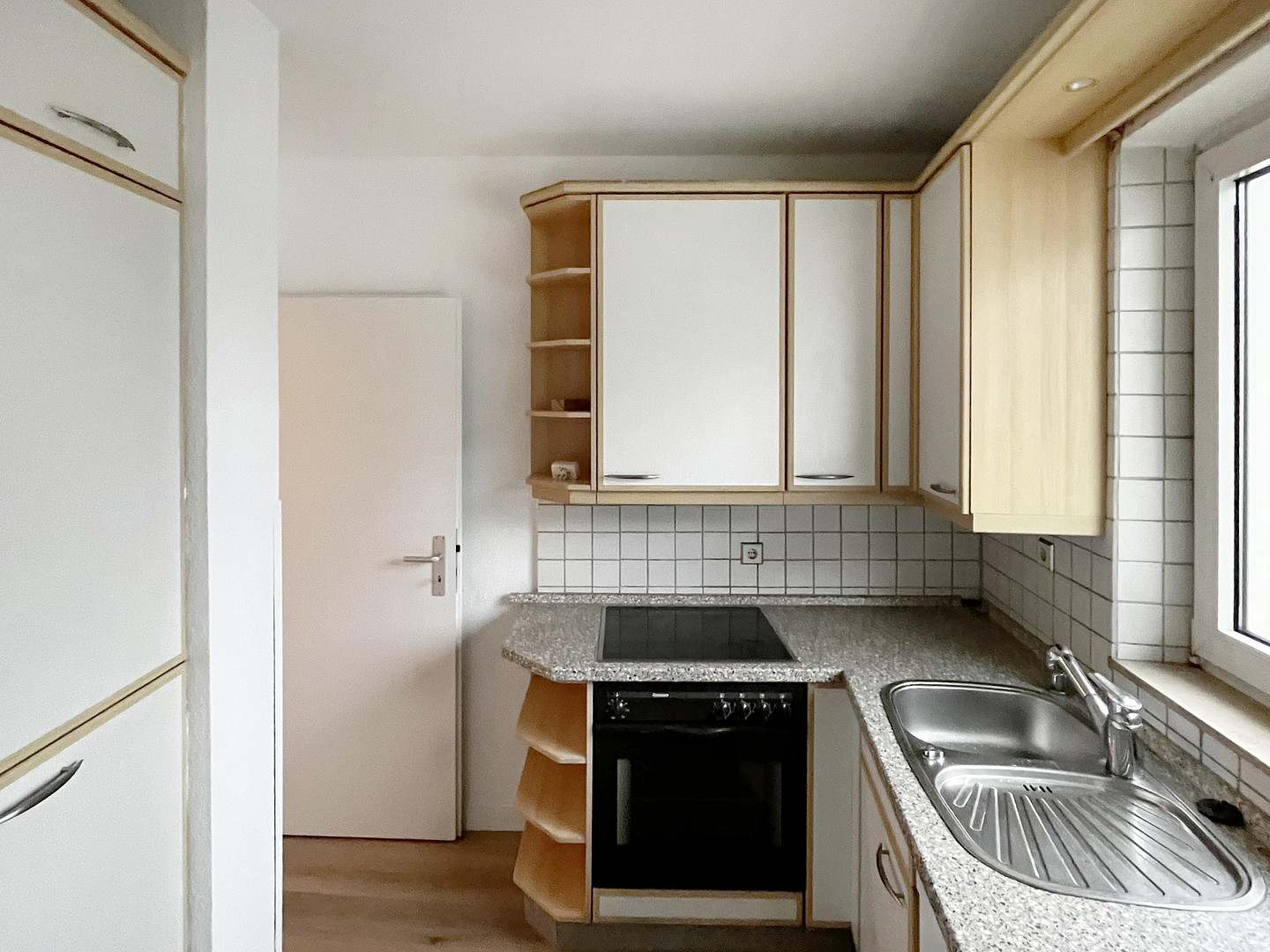 Sanierte, helle 2,5-Zimmer Wohnung mit Einbauküche, Stellplatz & großem Balkon nahe ALDI Campus – Waterfohrstraße 9, 45139 Essen(Frillendorf) – Vorschaubild 6