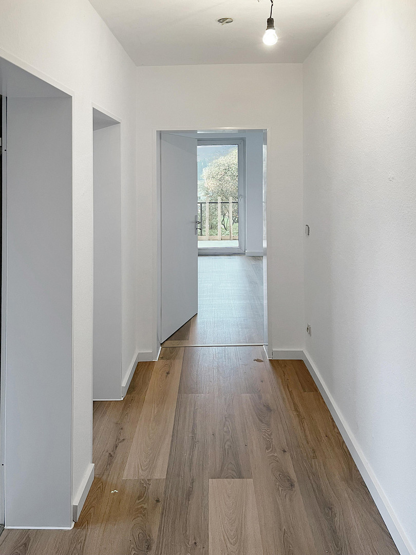 Sanierte, helle 2,5-Zimmer Wohnung mit Einbauküche, Stellplatz & großem Balkon nahe ALDI Campus – Waterfohrstraße 9, 45139 Essen(Frillendorf) – Vorschaubild 4