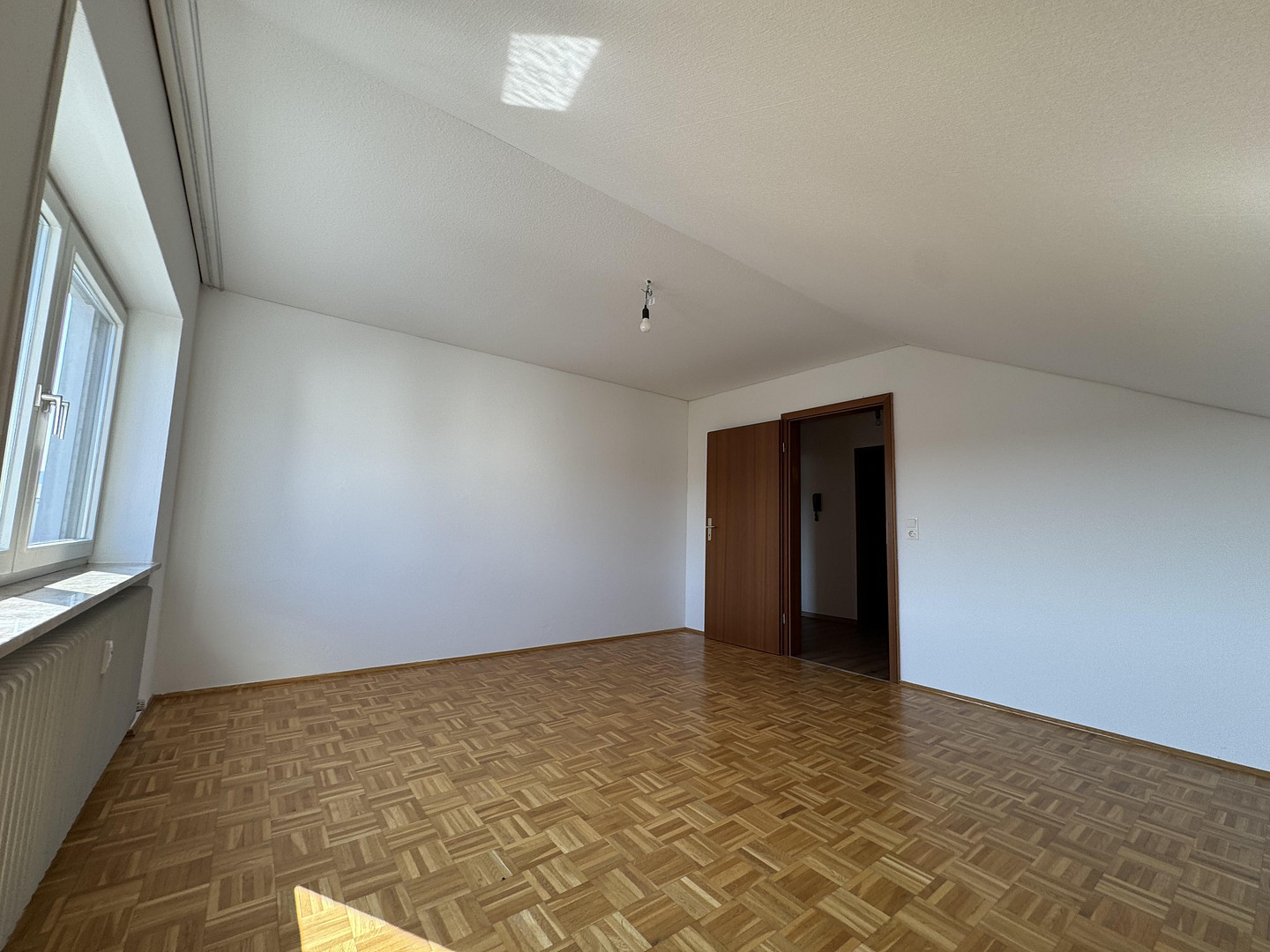 Helle, geräumige und frisch sanierte 2,5 Zimmer-Dachgeschosswohnung – Uhlandstraße 1, 92637 Weiden(Weiden in der Oberpfalz) – Vorschaubild 17