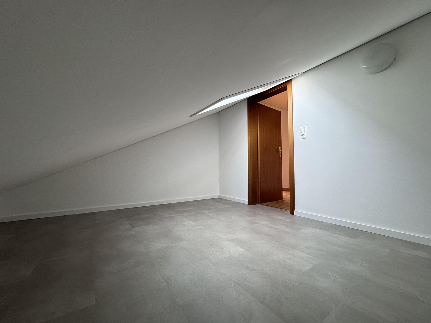 Helle, geräumige und frisch sanierte 2,5 Zimmer-Dachgeschosswohnung – Uhlandstraße 1, 92637 Weiden(Weiden in der Oberpfalz) – Vorschaubild 20