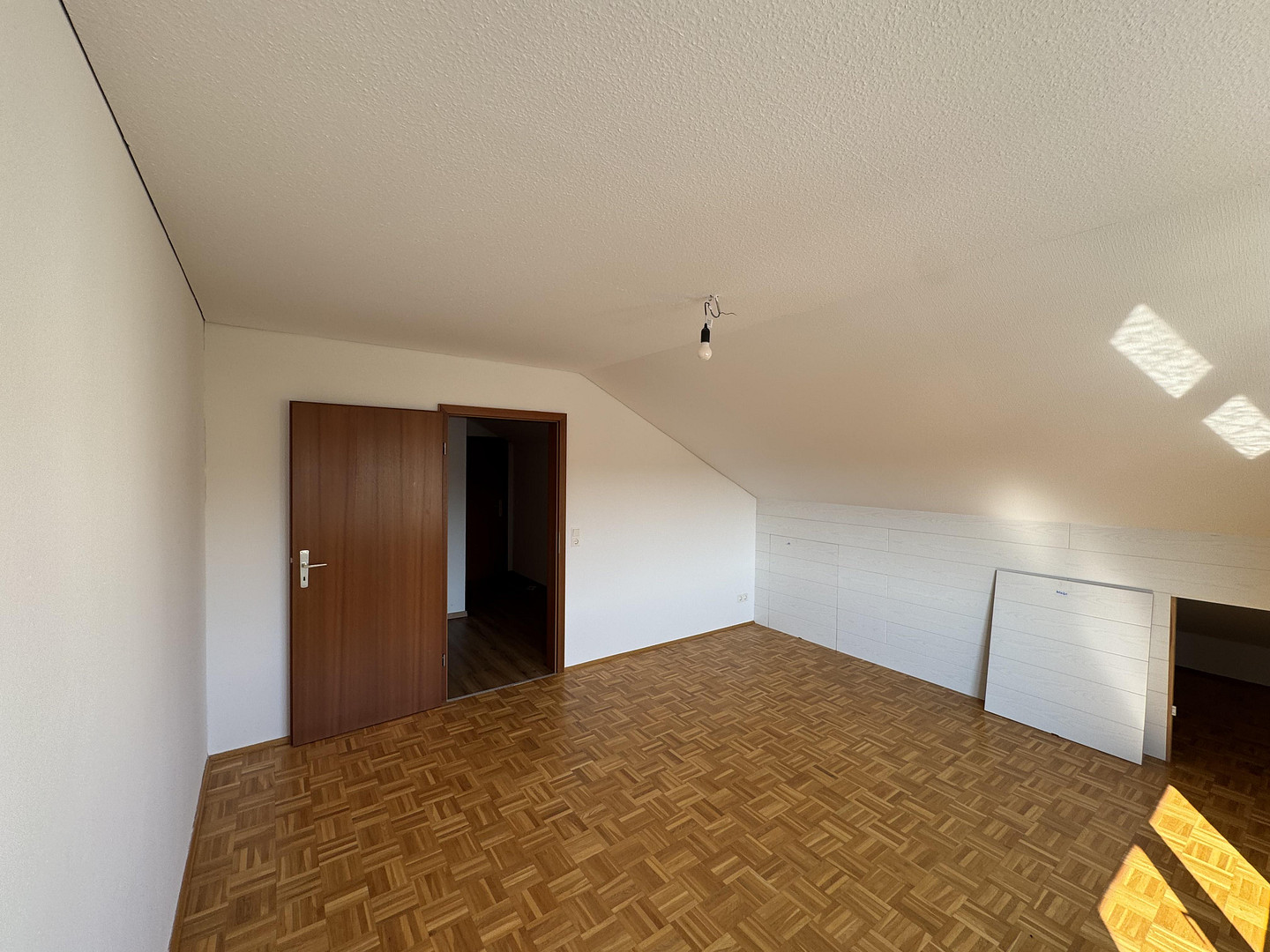 Helle, geräumige und frisch sanierte 2,5 Zimmer-Dachgeschosswohnung – Uhlandstraße 1, 92637 Weiden(Weiden in der Oberpfalz) – Vorschaubild 18
