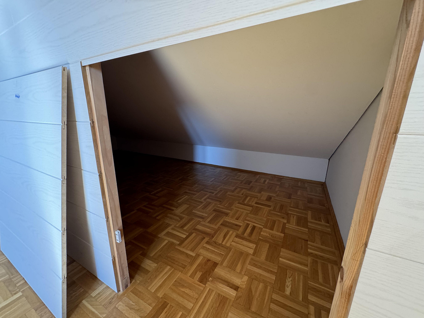Helle, geräumige und frisch sanierte 2,5 Zimmer-Dachgeschosswohnung – Uhlandstraße 1, 92637 Weiden(Weiden in der Oberpfalz) – Vorschaubild 16