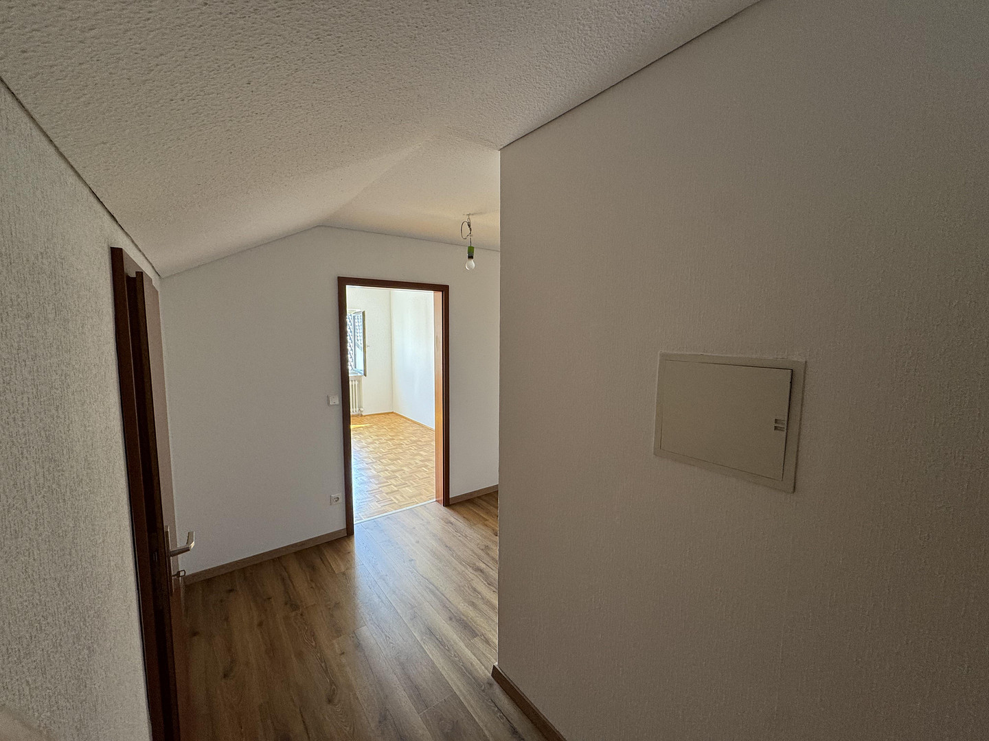 Helle, geräumige und frisch sanierte 2,5 Zimmer-Dachgeschosswohnung – Uhlandstraße 1, 92637 Weiden(Weiden in der Oberpfalz) – Vorschaubild 13