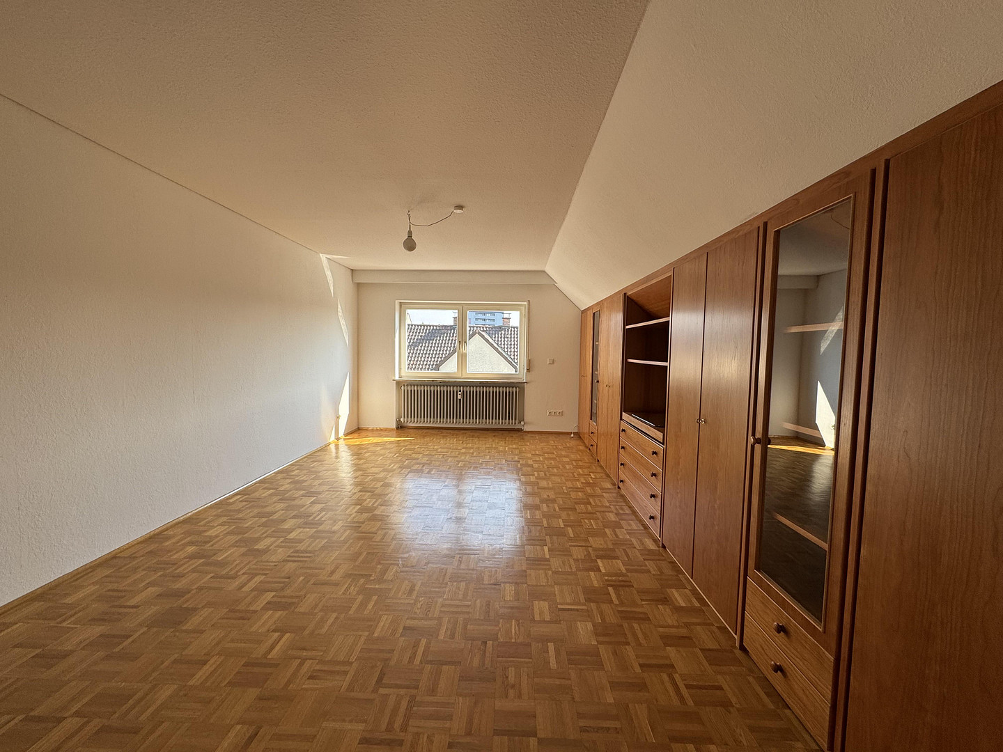Helle, geräumige und frisch sanierte 2,5 Zimmer-Dachgeschosswohnung – Uhlandstraße 1, 92637 Weiden(Weiden in der Oberpfalz) – Vorschaubild 8