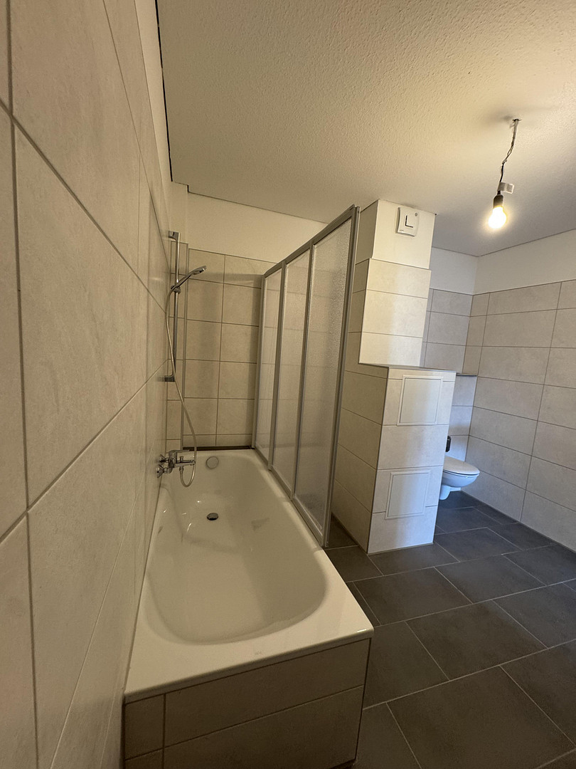 Helle, geräumige und frisch sanierte 2,5 Zimmer-Dachgeschosswohnung – Uhlandstraße 1, 92637 Weiden(Weiden in der Oberpfalz) – Vorschaubild 3