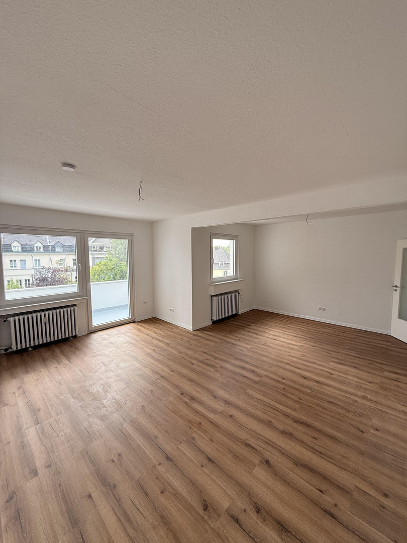 Erstbezug nach Sanierung | Helle 3-Zimmer-Wohnung mit Balkon und zusätzlichem Mansardenraum – Ruhrallee 26, 45138 Essen(Südostviertel) – Vorschaubild 12