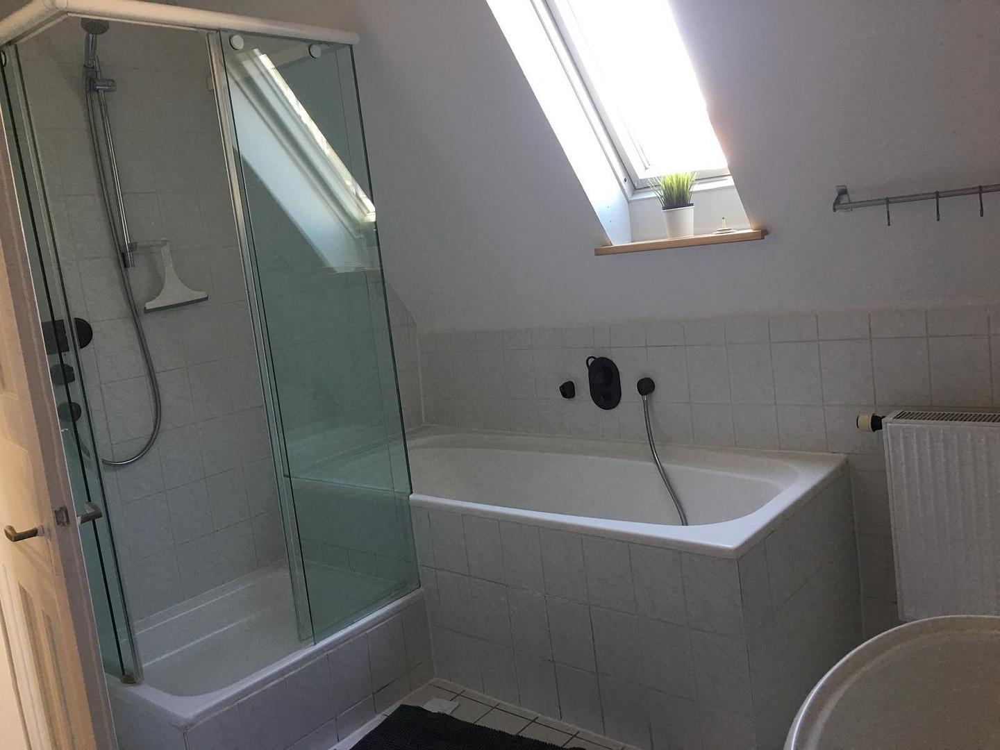 Vollvermietetes WG-Haus in Stuttgart, 10 Zimmer, 4,84 % Rendite, provisionsfrei – 70327 Stuttgart(Wangen) – Vorschaubild 9