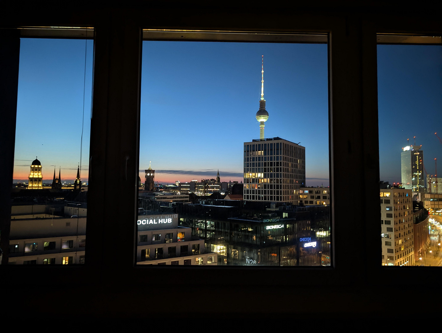 Super zentrales Studio mit Fernsehturm-Blick im 14. OG – Holzmarktstrasse 73, 10179 Berlin(Mitte) – Vorschaubild 2