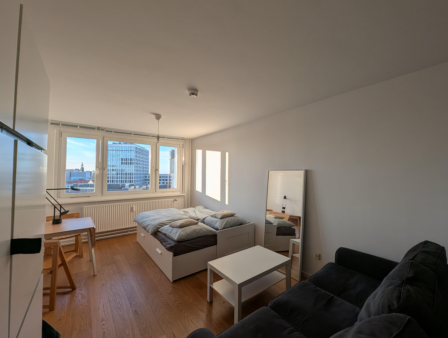 Super zentrales Studio mit Fernsehturm-Blick im 14. OG – Holzmarktstrasse 73, 10179 Berlin(Mitte) – Vorschaubild 5