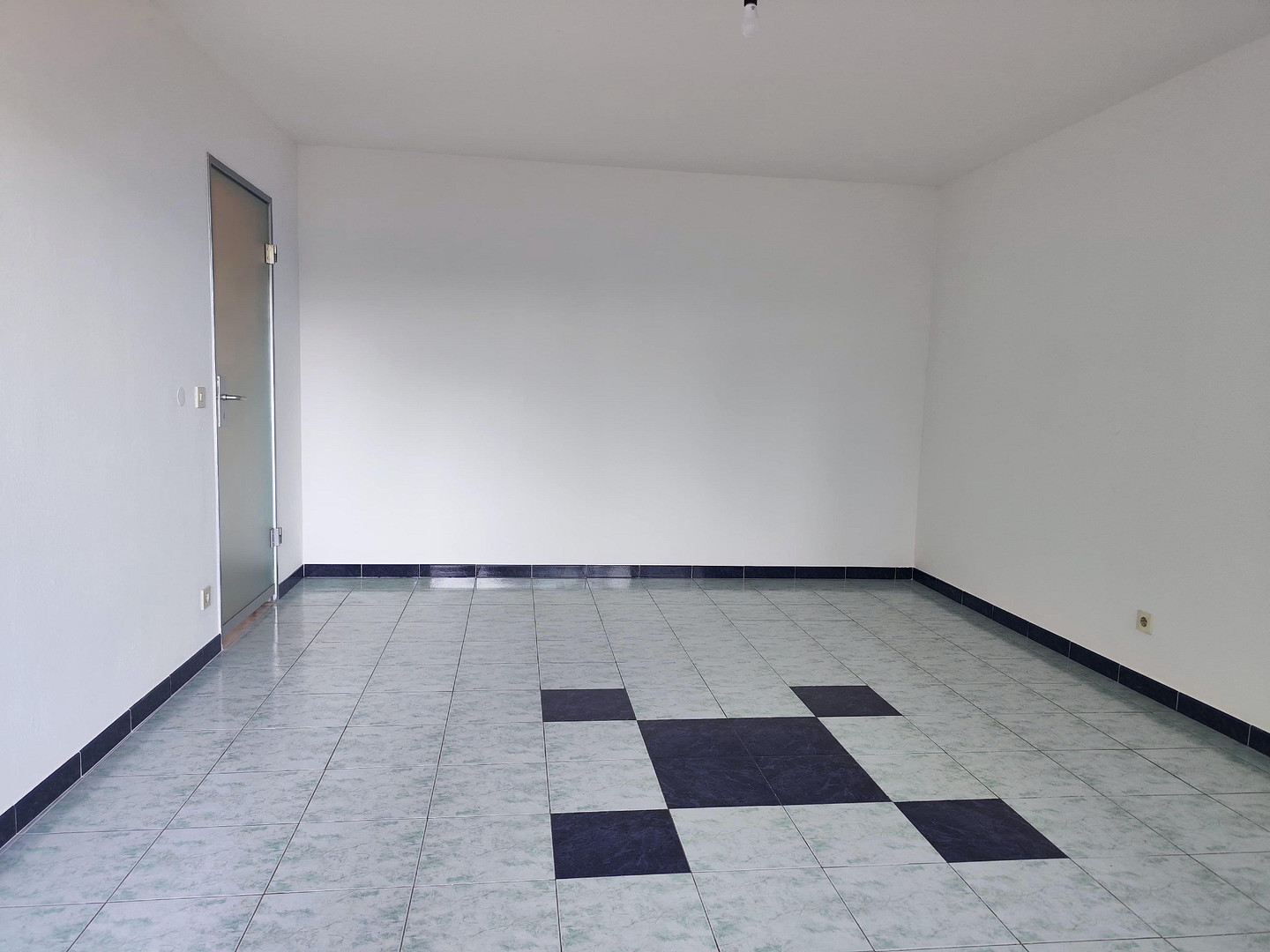 von Privat – Helle 2-Zimmerwohnung mit großer, wettergeschützter Südwestloggia – München-Bogenhausen – Fritz-Meyer-Weg 55, 81925 München(Oberföhring) – Vorschaubild 3