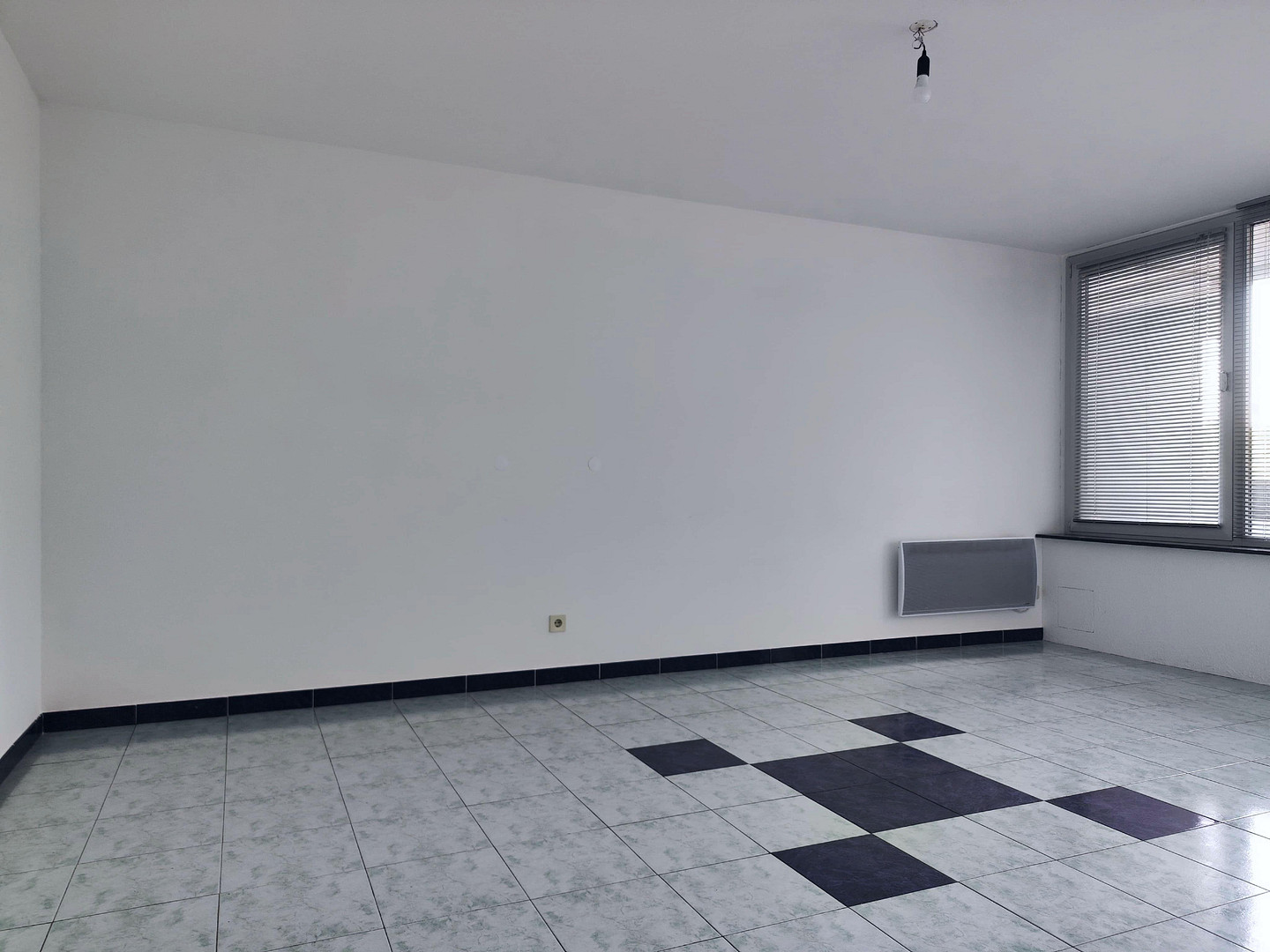 von Privat – Helle 2-Zimmerwohnung mit großer, wettergeschützter Südwestloggia – München-Bogenhausen – Fritz-Meyer-Weg 55, 81925 München(Oberföhring) – Vorschaubild 2