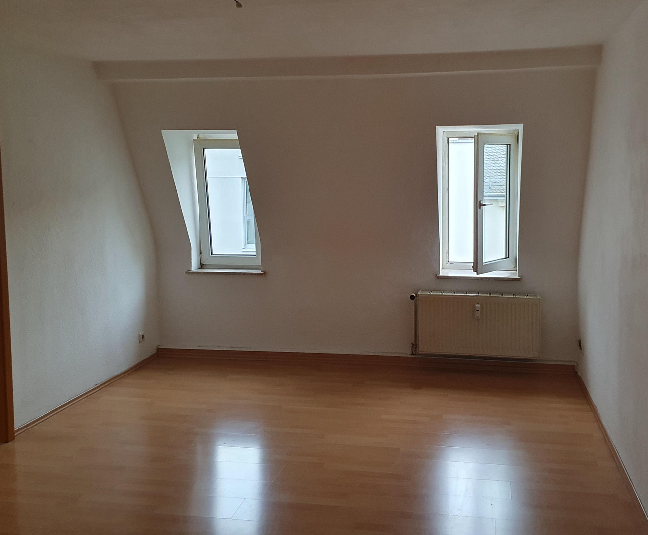 Bezugsfreie 2-Zimmer-Dachgeschosswohnung im Hechtviertel Dresden inkl Parkplatz – Buchenstraße 22, 1097 Dresden(Neustadt) – Vorschaubild 8