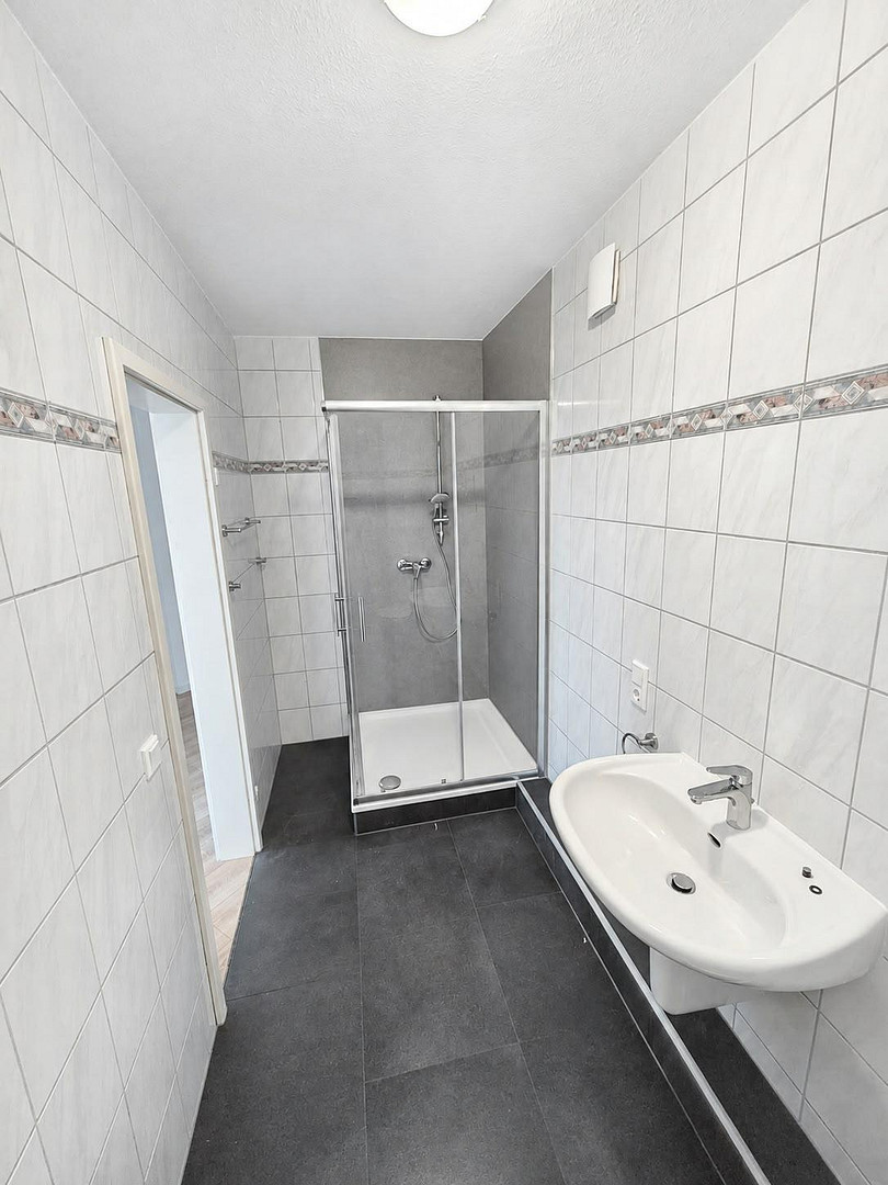 Erstbezug nach Sanierung: helle 3-Zimmer Wohnung – 33649 Bielefeld – Vorschaubild 9