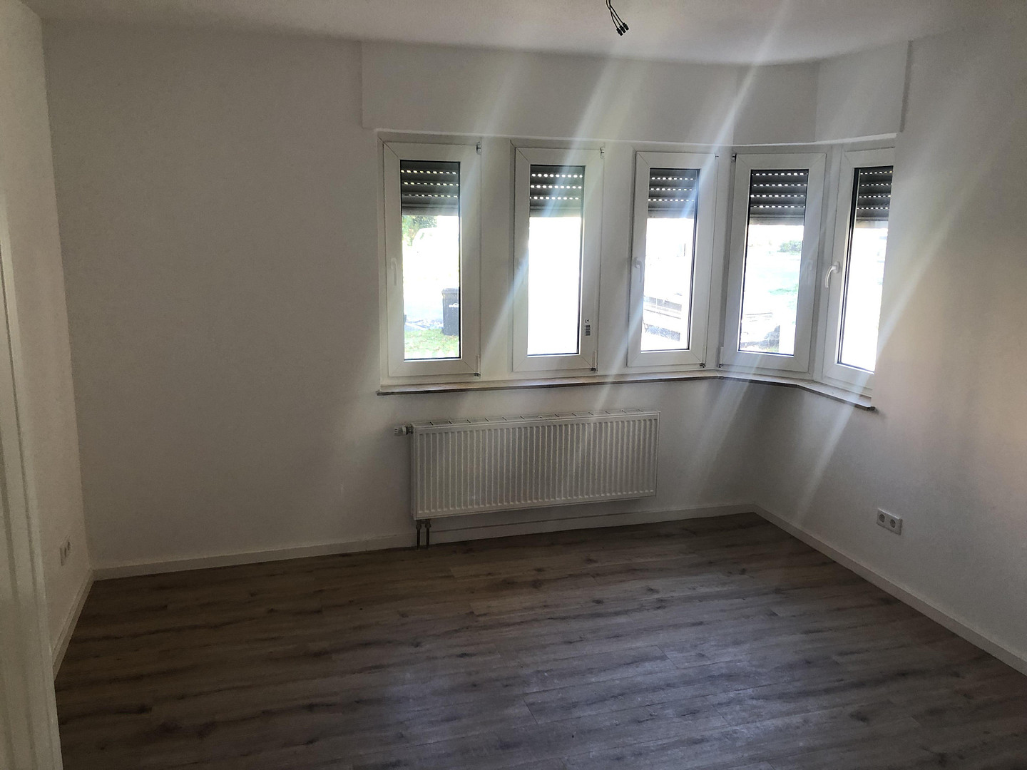 Zentral gelegene sanierte 2-Zimmer EG Wohnung Lev Schlebusch mit Terrasse – Linienstraße 5, 51375 Leverkusen(Schlebusch) – Vorschaubild 3