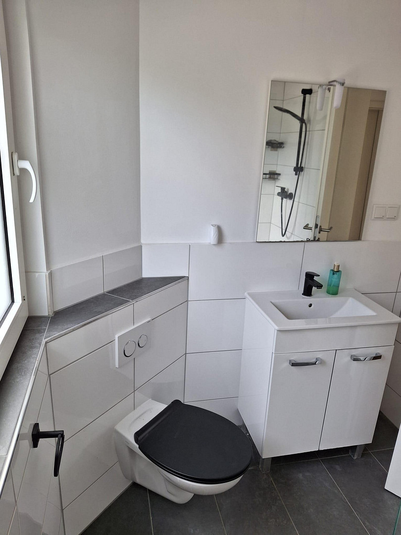 Zentral gelegene sanierte 2-Zimmer EG Wohnung Lev Schlebusch mit Terrasse – Linienstraße 5, 51375 Leverkusen(Schlebusch) – Vorschaubild 4