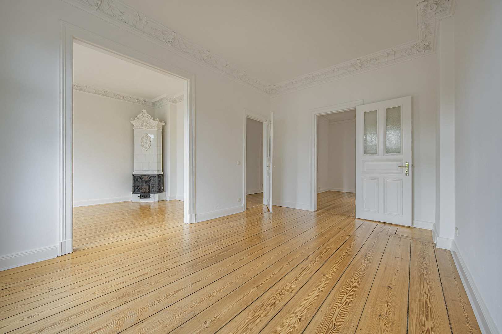 Bezugsfertiger Altbau mit Süd-West-Balkon,  Weitblick & Jugendstil-Charme – 20253 Hamburg(Hoheluft-West) – Vorschaubild 4