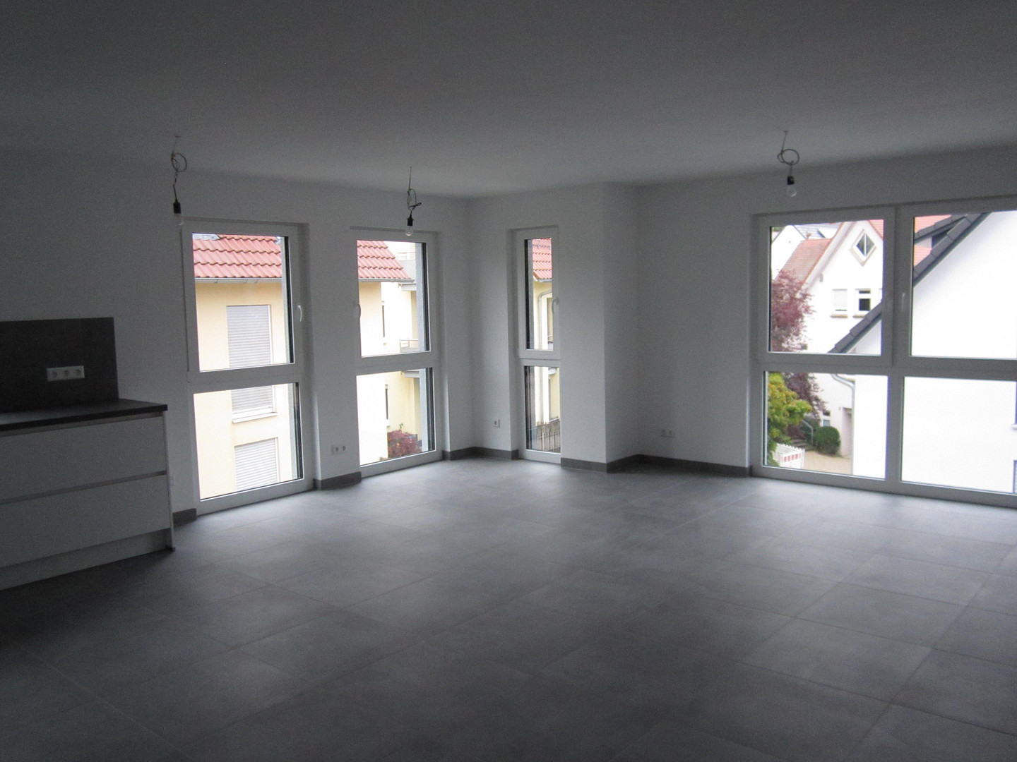 Neubau 2,5-Zimmer-Wohnung 2. OG in Herrenberg mit Küche, Garage, Wallbox, gehobene Ausstattung – 71083 Herrenberg(Mönchberg) – Vorschaubild 9
