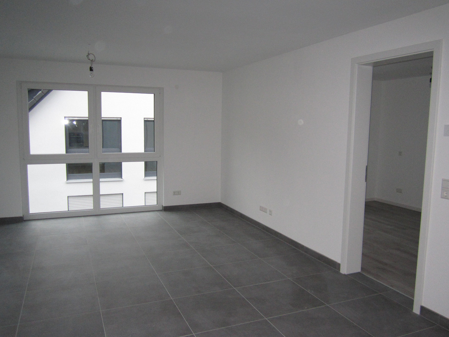 Neubau 2,5-Zimmer-Wohnung 2. OG in Herrenberg mit Küche, Garage, Wallbox, gehobene Ausstattung – 71083 Herrenberg(Mönchberg) – Vorschaubild 11