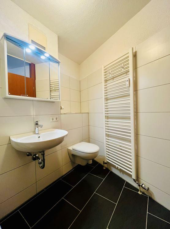 Möblierte 1-Zimmerwohnung mitten in der City mit Stellplatz! – Zähringerstraße 47, 76133 Karlsruhe(Innenstadt-Ost) – Vorschaubild 5