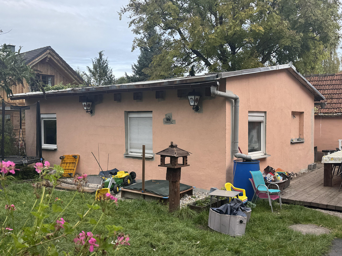 Teilrenoviertes Haus zu verkaufen, renovierungsbedürftig – 80997 München Moosach(Moosach) – Vorschaubild 2