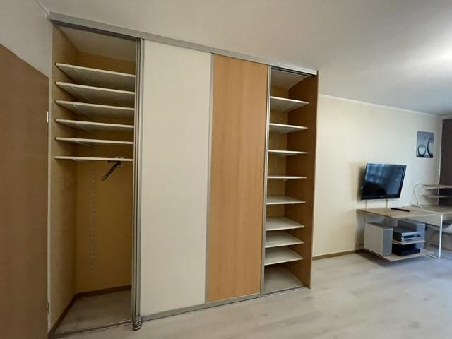 Voll möbeliertes 1-Zimmer-Apartment in Wiesbaden-Biebrich – Eich-Ollenhauer-Str. 34f, 65187 Wiesbaden – Vorschaubild 2