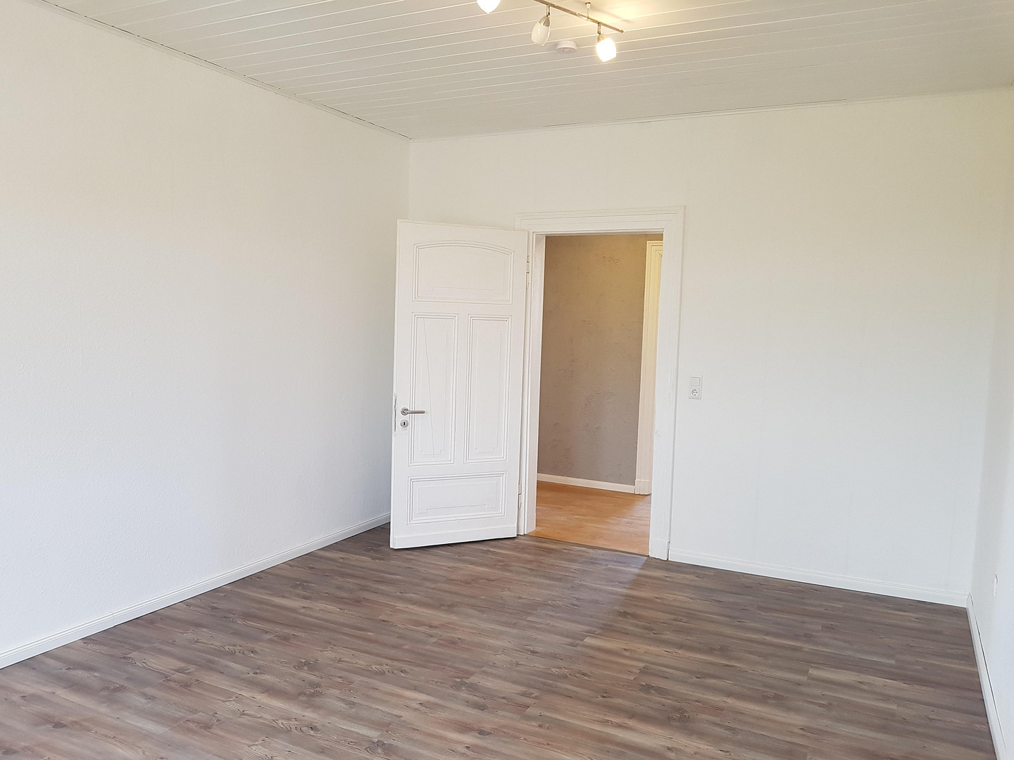 Großzügige 4- bis 5-Zimmer-Wohnung mit 156 m² – Güldenwerth 26, 42857 Remscheid – Vorschaubild 12