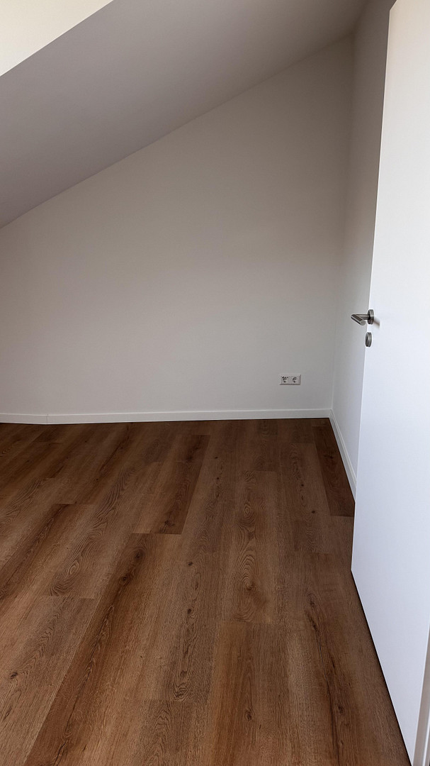 Erstbezug nach Renovierung: Moderne 2ZKB mit großer Dachloggia, EBK und Stellplatz – Eppelheimer Str. 3, 68723 Plankstadt – Vorschaubild 16