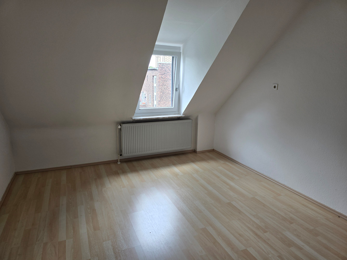 Jobcenter – جوب سنتر – Джобцентер – deine neue Wohnung ist fertig! – 44143 Dortmund(Mitte) – Vorschaubild 3