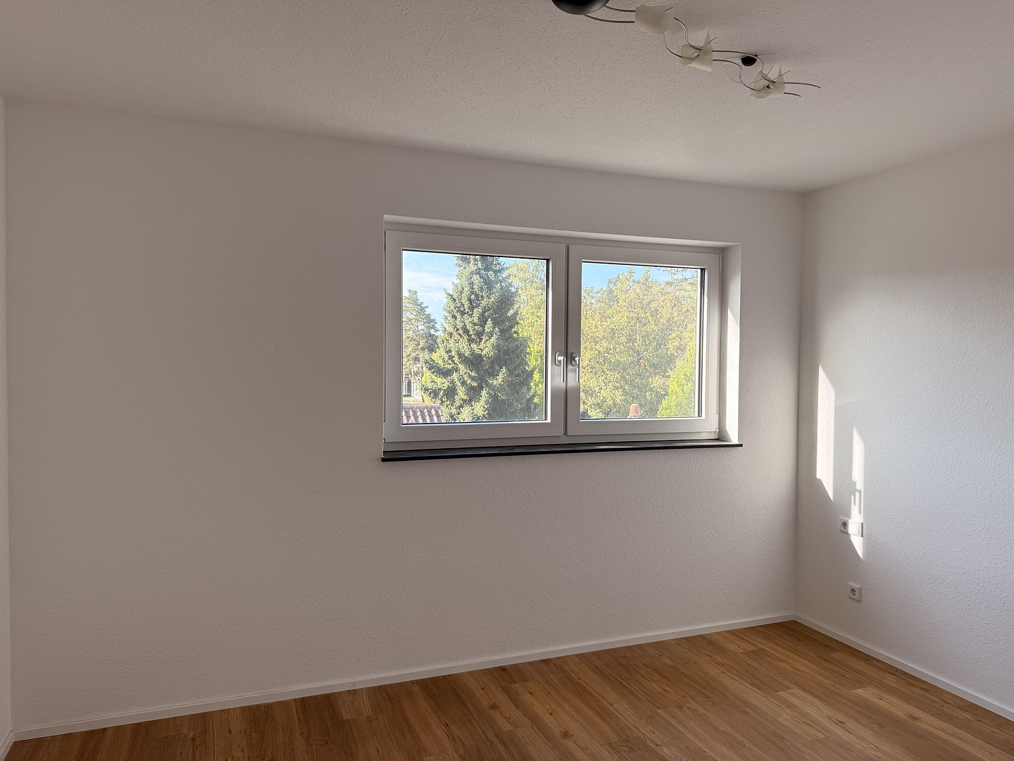 Neuwertige, freizügige Wohnung mit Ausblick *provisionsfrei* - Ab sofort. – Rathausstr. 1, 78669 Wellendingen – Vorschaubild 5