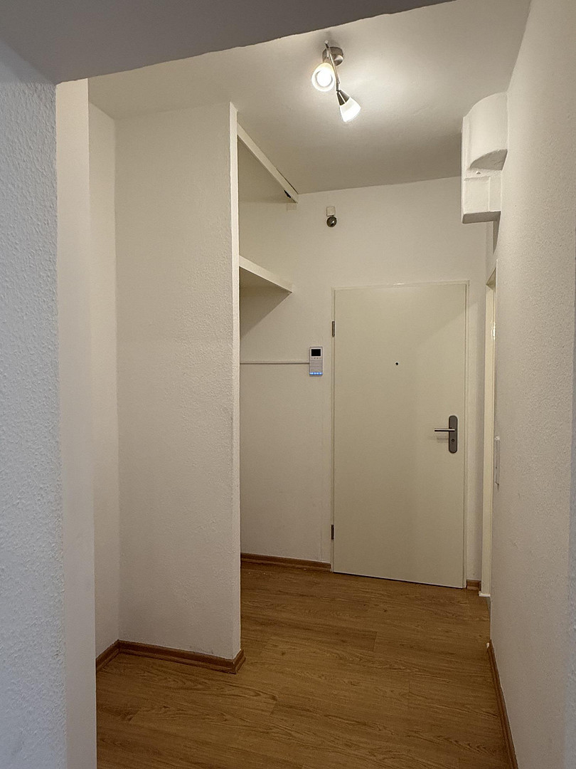 Direkt am Landwehrkanal - Bezugsfreie helle 1 Zimmerwohnung mit Balkon (ohne Provision) – Johanniterstraße 32, 10961 Berlin(Kreuzberg) – Vorschaubild 6