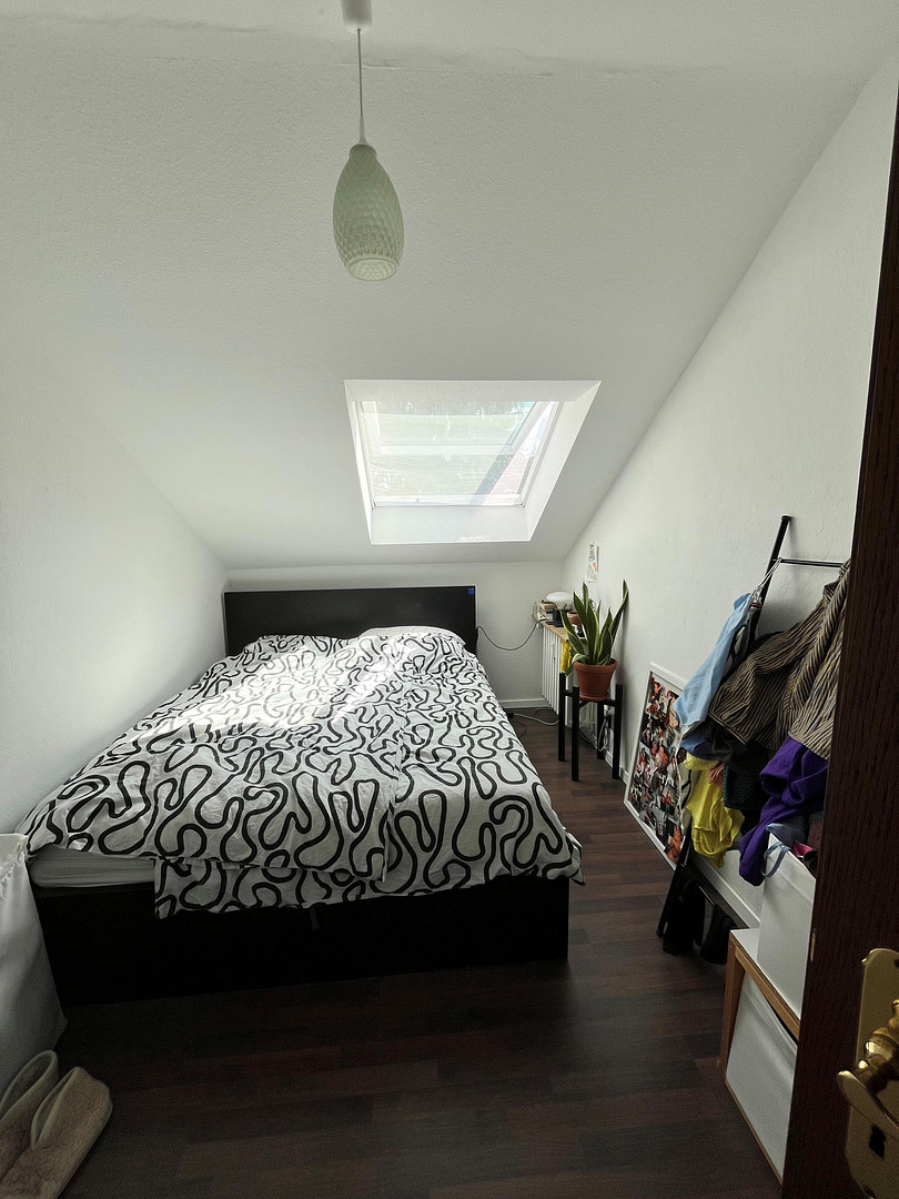 Sonnige Dachgeschosswohnung in Köln-Weiden – Kapellenhofweg 1, 50859 Köln(Weiden) – Vorschaubild 8
