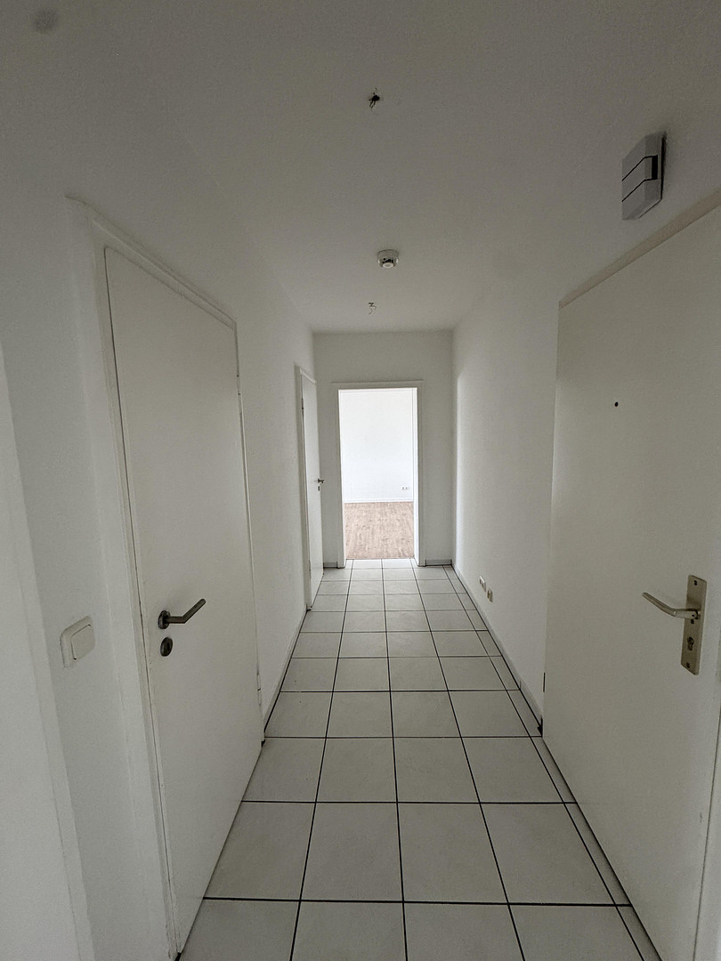 Renovierte 2,5 Zimmer Wohnung in zentraler Lage mit 2 Balkonen – Eschenstr. 129, 47055 Duisburg(Wanheimerort) – Vorschaubild 4