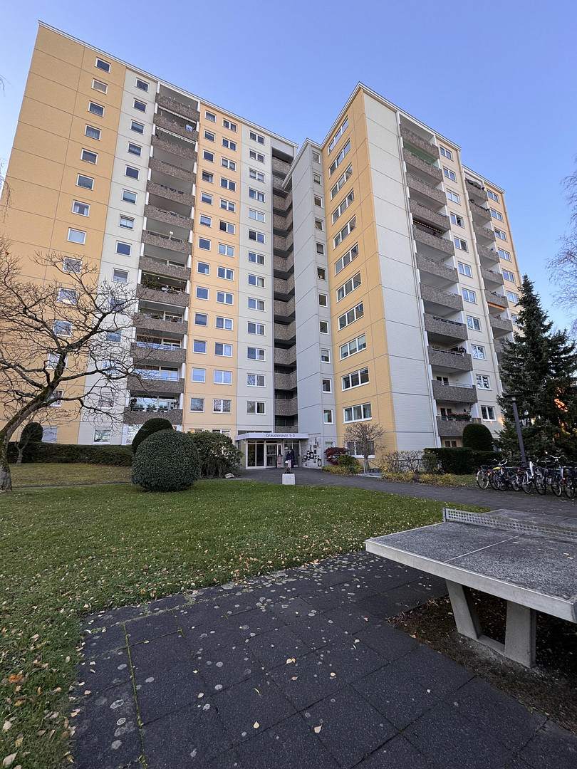 Moderne 3-Zimmer Wohnung mit Balkon im 10. OG in Köln-Eil (Porz)