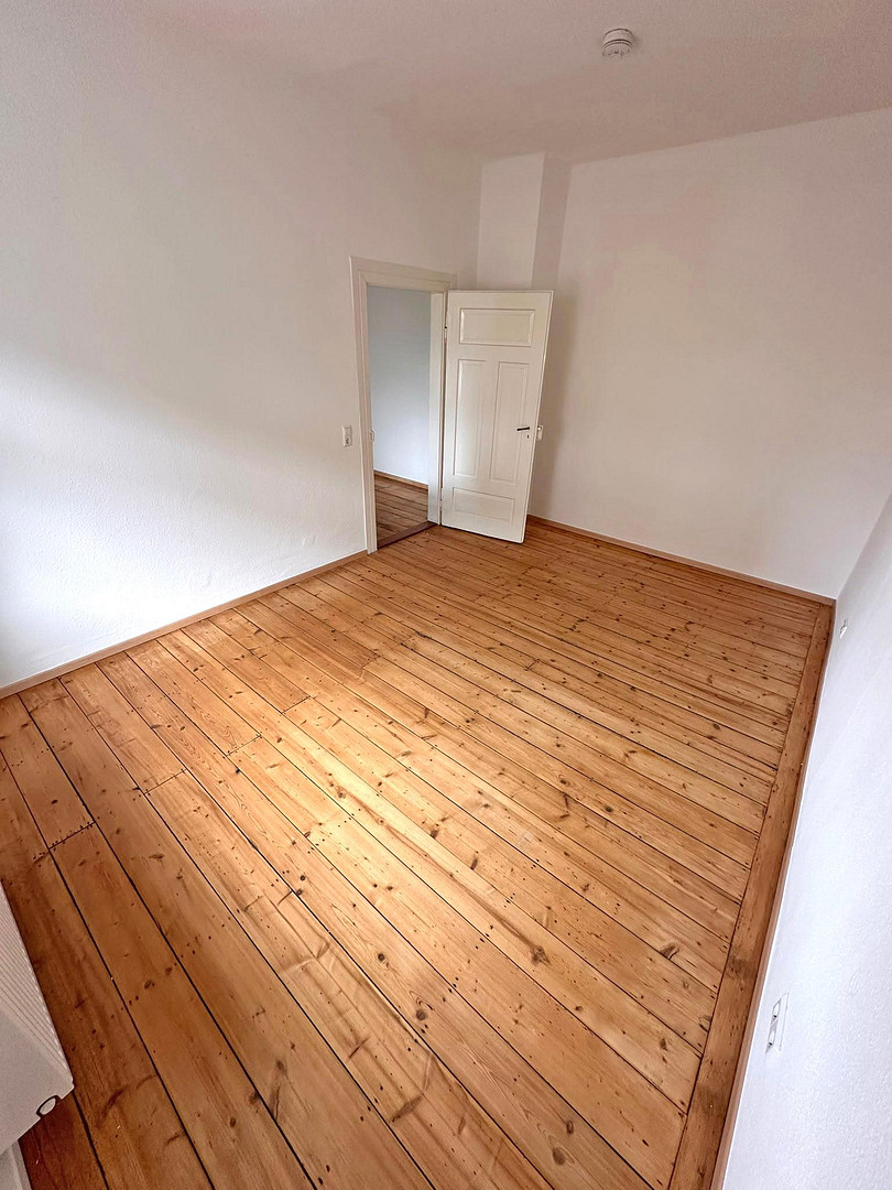 Renovierte Altbauwohnung: 2 Zimmer + neue EBK in Hinterhauslage nahe Mendelssohnplatz/ KIT – Rüppurrer Str. 20b, 76137 Karlsruhe(Südstadt) – Vorschaubild 4