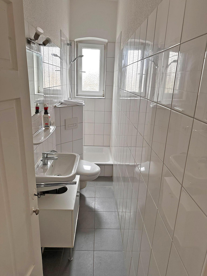 Renovierte Altbauwohnung: 2 Zimmer + neue EBK in Hinterhauslage nahe Mendelssohnplatz/ KIT – Rüppurrer Str. 20b, 76137 Karlsruhe(Südstadt) – Vorschaubild 8