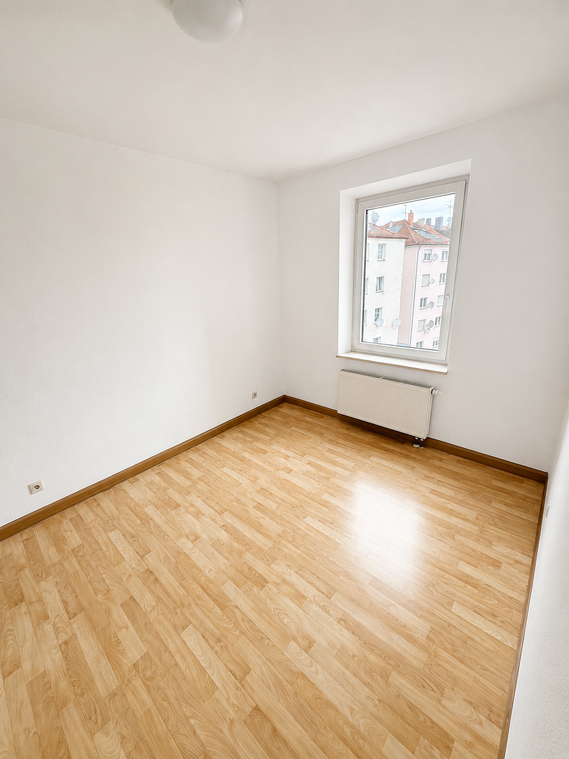 3 Zimmer Wohnung mit neuer Einbauküche / WG geeignet – Landgrabenstraße 19, 90443 Nürnberg(Steinbühl) – Vorschaubild 3