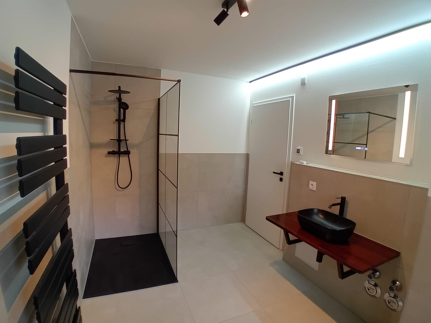 Frisch sanierte 2,5-Raum-Wohnung in ruhiger Lage – Radeberger Str. 26, 1328 Dresden Weissig(Weißig) – Vorschaubild 8
