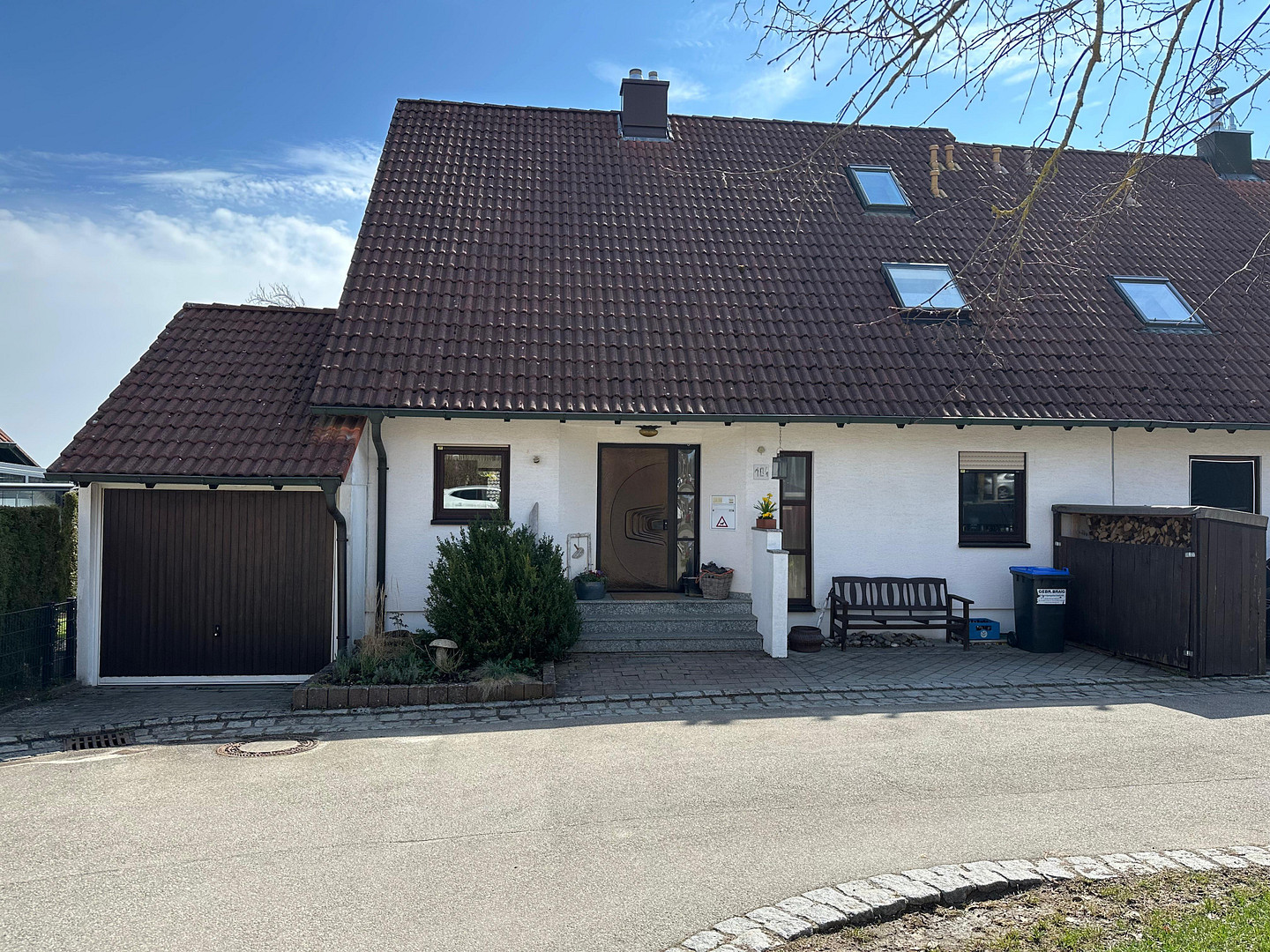 Gepflegte Doppelhaushälfte mit Einliegerwohnung in ruhiger Ortsrandlage von Ulm-Mähringen – 89081 Ulm(Mähringen) – Vorschaubild 2