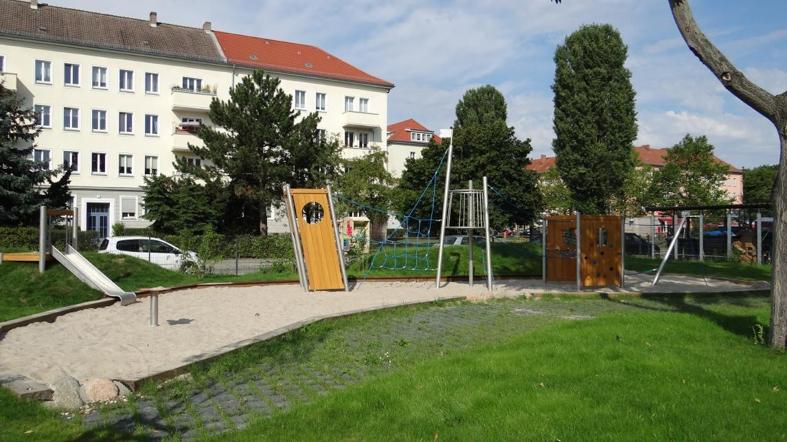 3,5-Zi-Whg / gr. Wohnküche / Vollbad / Gäste-WC / Terrasse / von privat in Berlin-Johannisthal – Sterndamm 66 F, 12487 Berlin(Johannisthal) – Vorschaubild 2