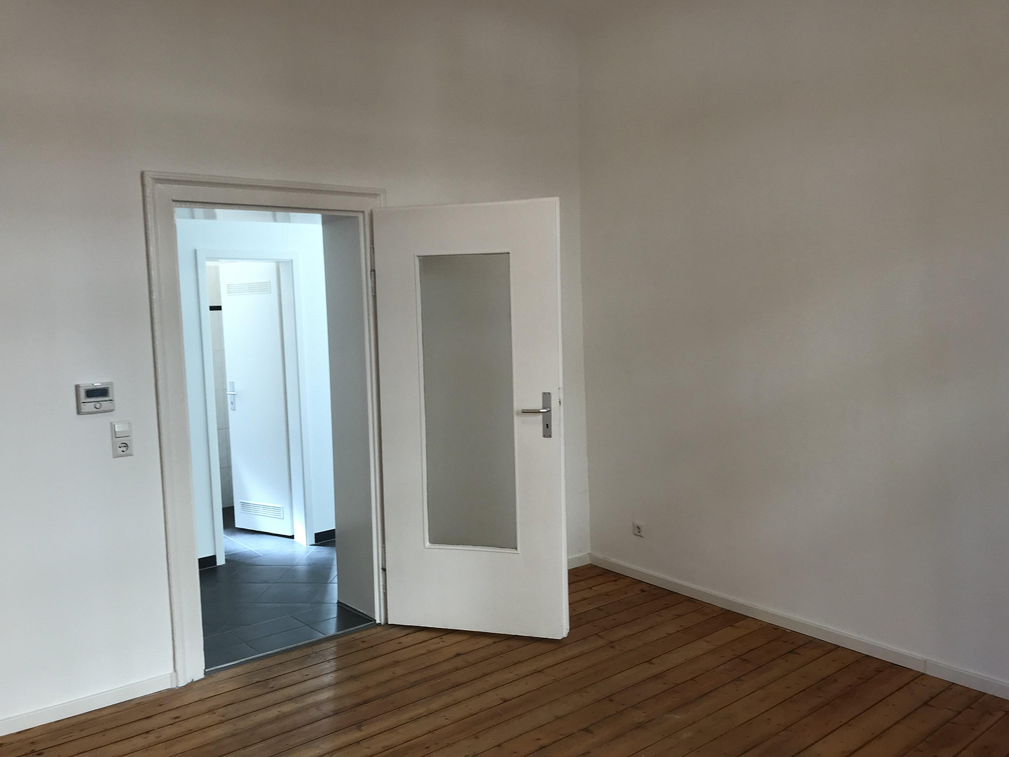 Provisionsfrei: Helle 3-Zimmer-Altbauwohnung mit Fernwärme in Mannheim (Max-Joseph-Straße) – 68167 Mannheim – Vorschaubild 9